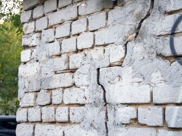 Cracked Brick Wall Repair in Brunswick